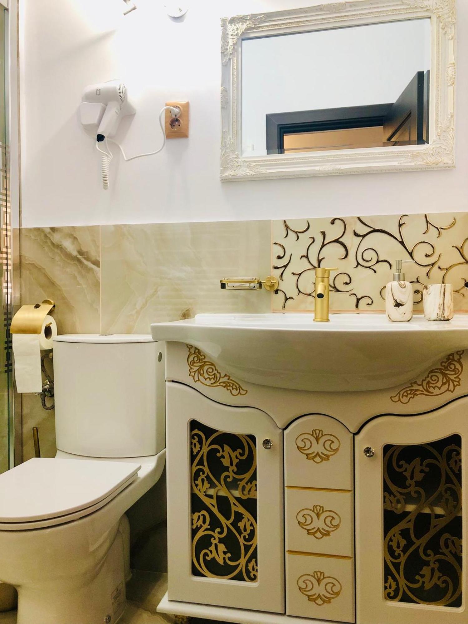 Apartment Joy Sadoveanu 1&2 *
